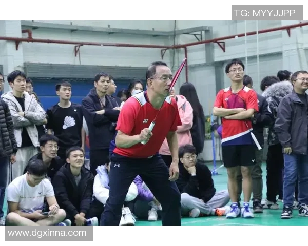 羽毛球追梦之旅：重庆羽毛球队的拼搏与荣耀纪实